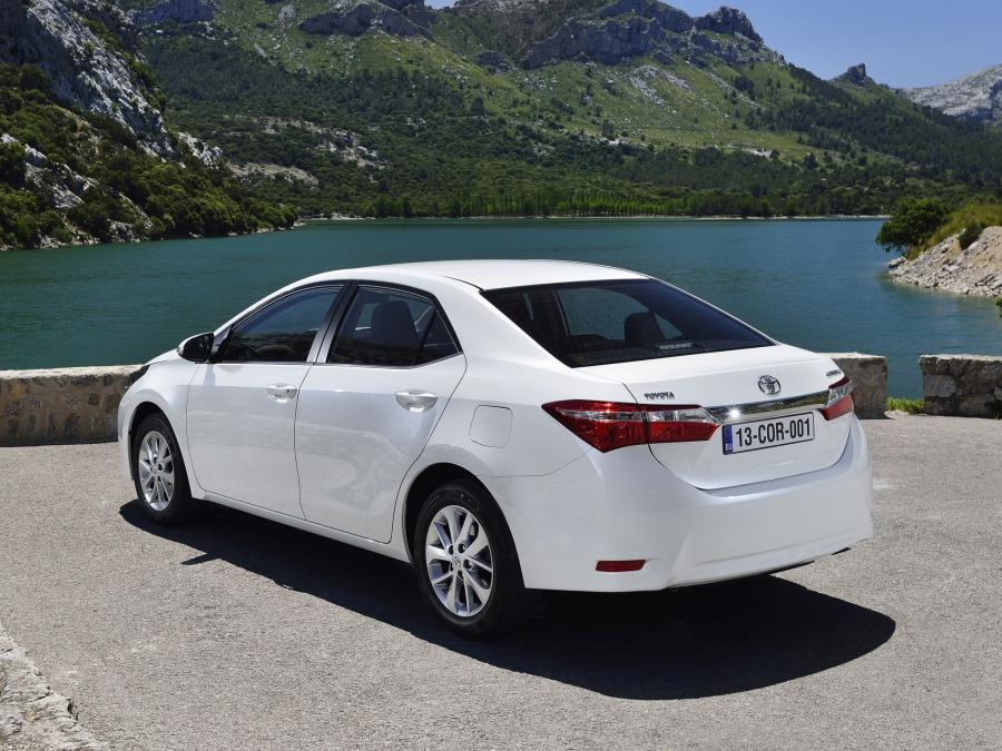  Toyota Corolla 2013 года  (EU) (фото 12 из 43)